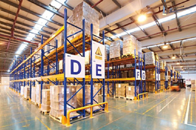 外高橋物流中心順利通過交通部安全生產(chǎn)標(biāo)準(zhǔn)化認(rèn)證，物流安全再上新臺(tái)階